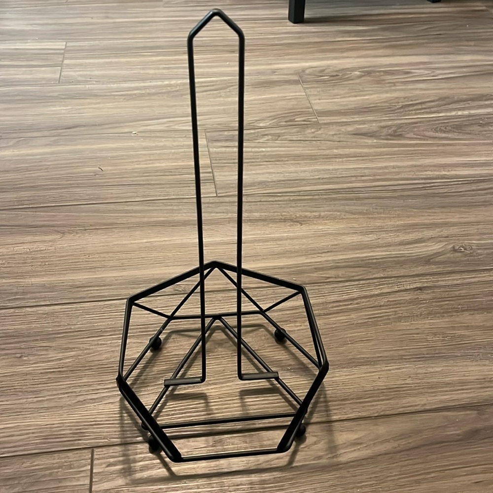 Paper towel holder